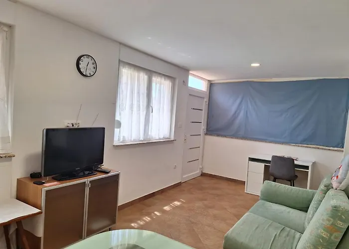 アパート Hana ザダル