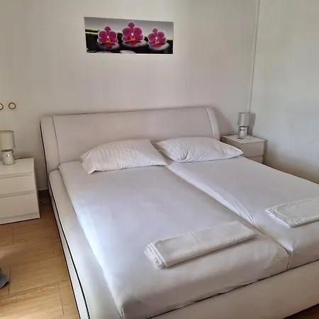 Hana Apartament *