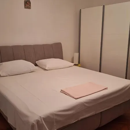 哈娜公寓 公寓 扎达尔